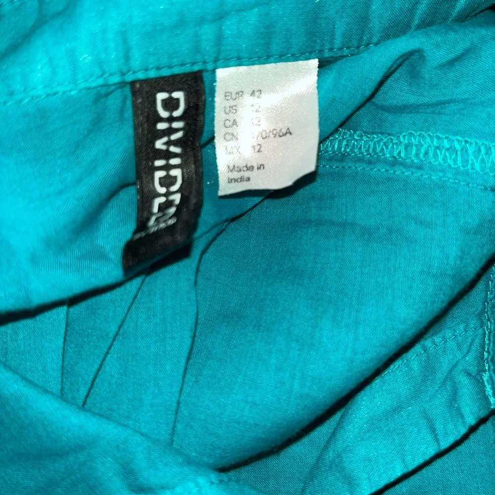 Button up - Picture 2 of 2